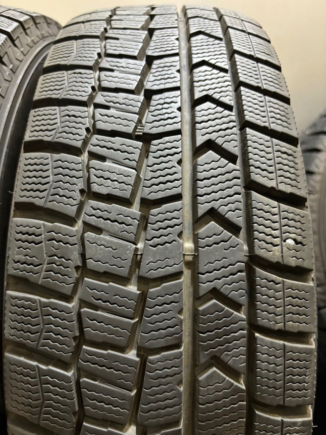 【バリ溝】24年製低走行195/80R15ジムニーシエラダンロップ DUNLOP 【2023年製 新車外し バリ溝】ダンロップ グラントレック