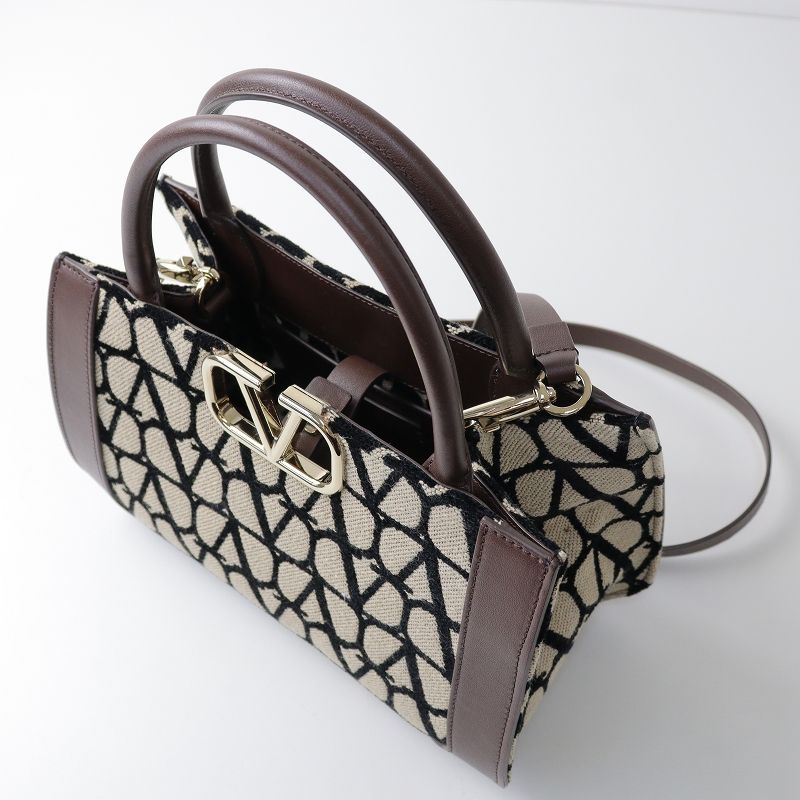 人気 ヴァレンティノ 極美品 ガラヴァーニ Vロゴ Garavani Valentino バッグ
