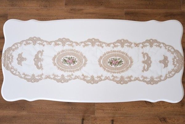 ときめく雑貨オーガンジー薔薇刺繍テーブル