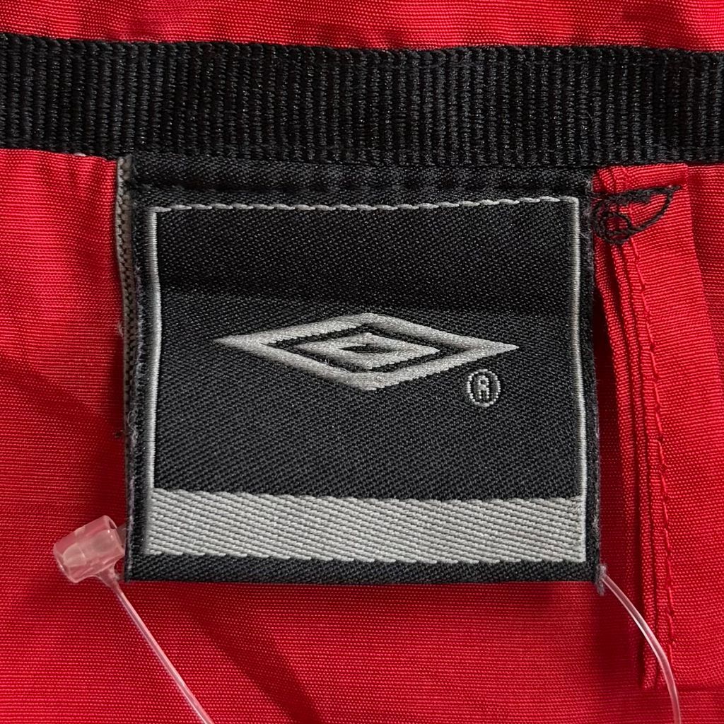 umbro アンブロ　ウィンドブレーカー L 白・黒・ピンク