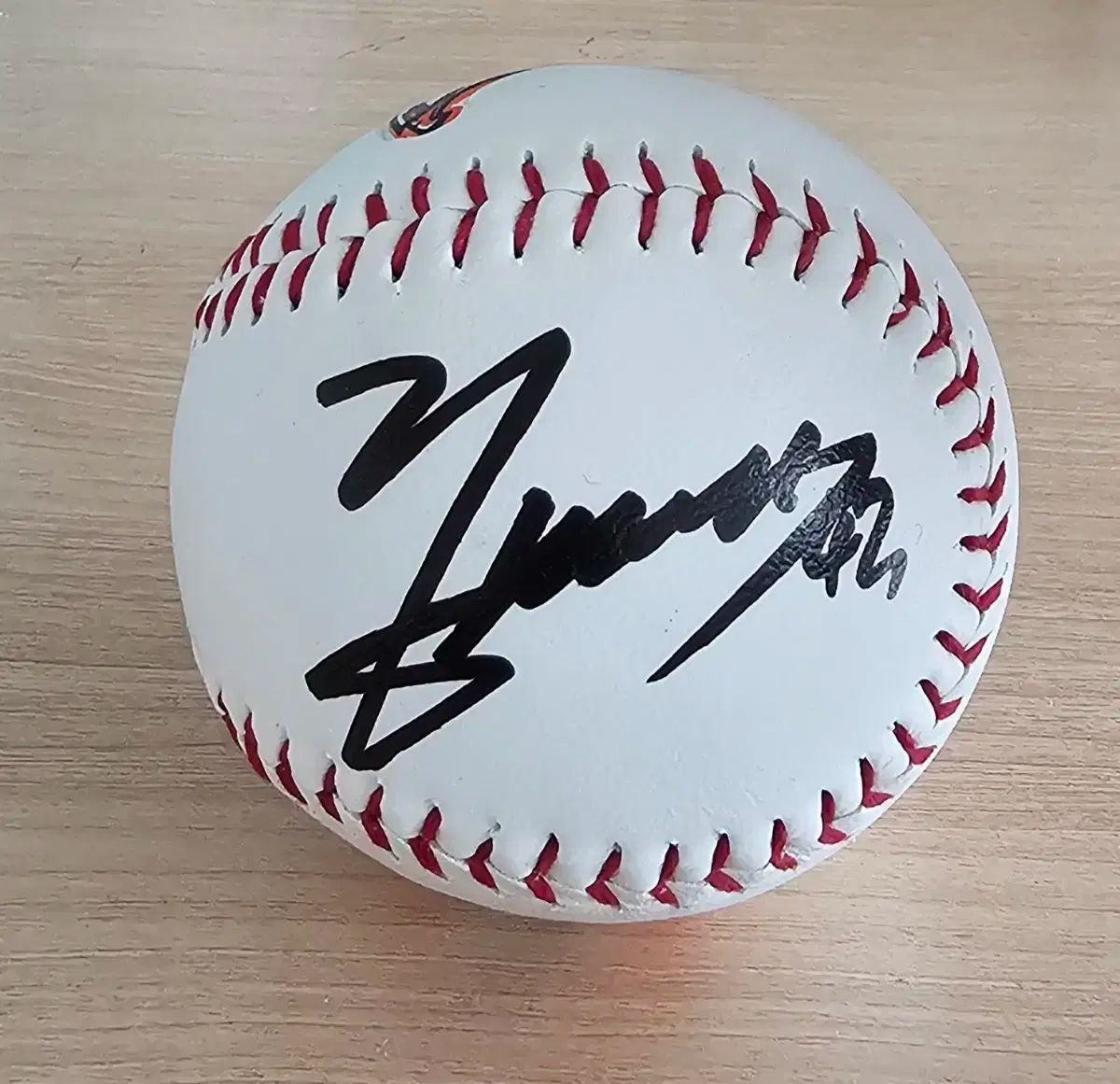 Hanwhae Eagles(ハンファ・イーグルス) チョンムン サインボール (ロゴ) Hanwhae Eagles(ハンファ・イーグルス)  チョンムン サインボール (ロゴ) Hanwha Eagles Cody Ponce Logo Ball Autographed Signature  Ball #싸인볼,#한화이글스,#로고볼,#폰세,#코디폰세 on Bunjang ..., image size:1200x1161