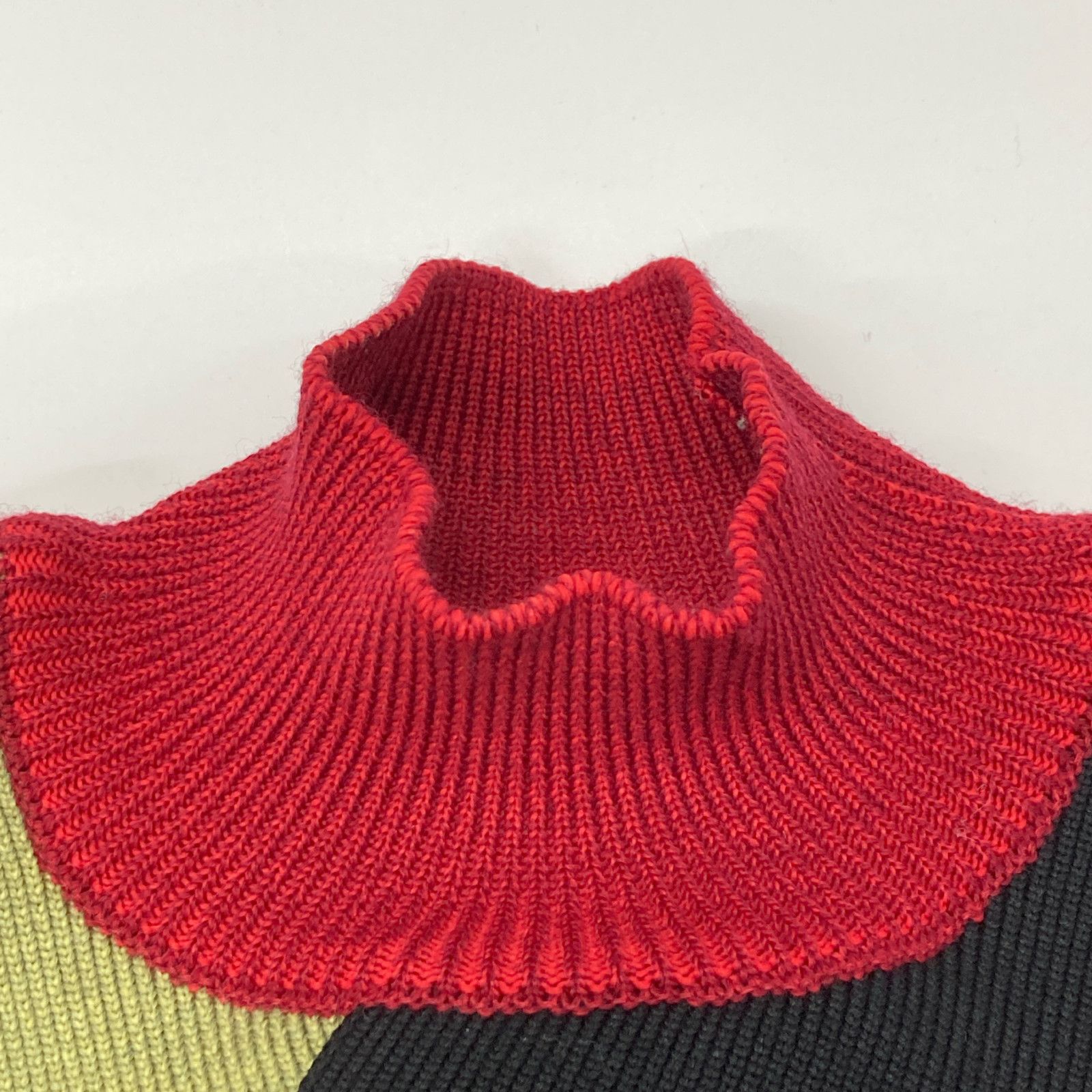 ﾏﾙﾁｶﾗｰ ﾆｯﾄ