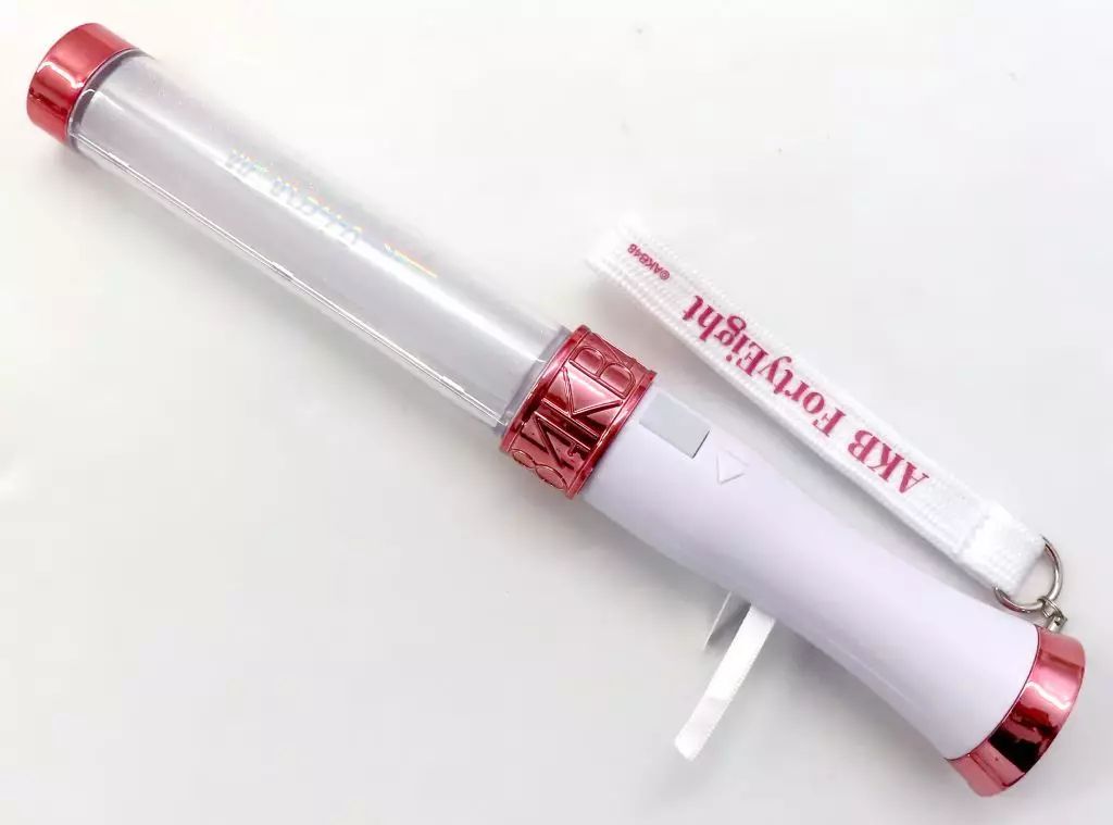 AKB48 ペンライト４本　未使用品(⁠✿⁠^⁠‿⁠^⁠) 中古】雑貨 AKB48 OFFICIAL PEN LIGHT(ペンライト) - メルカリ