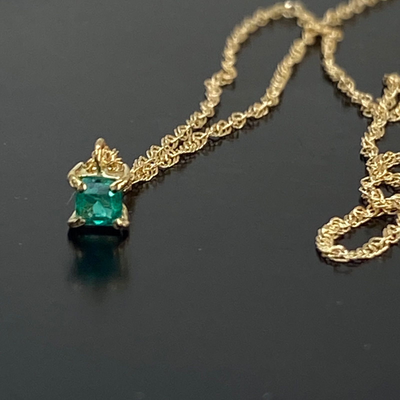 コロンビア産 天然エメラルド 0.13ct K18YG ペンダント
