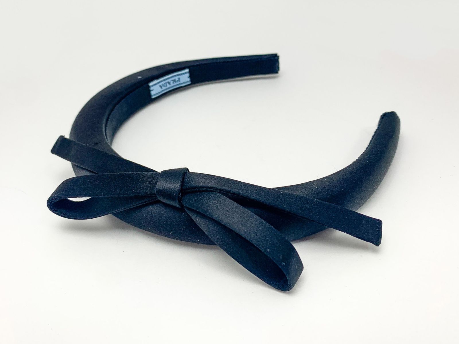 PRADA プラダ 黒 ブラック リボン サテン カチューシャ 小物 ヘア  