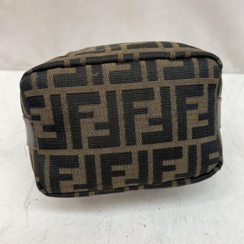 Fendi ロゴ入りバニティポーチ FENDI - フェンディ ポーチ バニティバッグ ズッカ ブラウンの