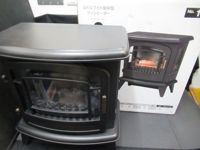 美品 ニトリ ミドルワイド暖炉型ファンヒーター 2019年製 動作確認済み ニトリ ミドルワイド暖炉型ファンヒーター IQ(アイボリー