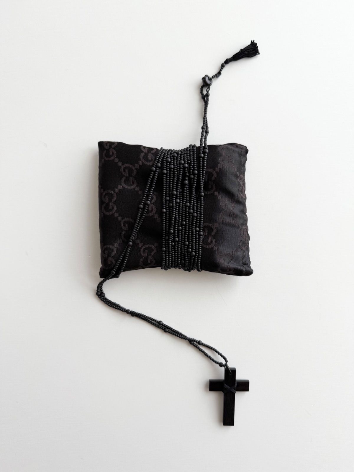 FW2002 Gucci by Tom Ford Beaded Rosary Necklace グッチ　トムフォード期　archive アーカイブ　ウッドネックレス　十字架　オールドグッチ　付属品完品　チョーカー　ネックレス
