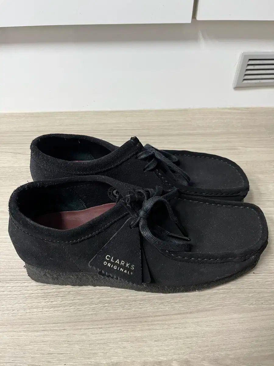 ブラック スウェード