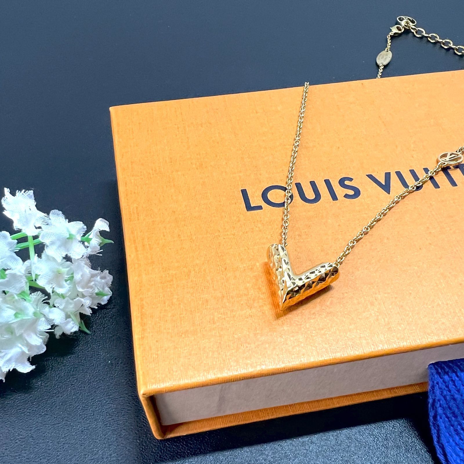 LOUIS VUITTON／ルイヴィトン M64268 コリエ・エセンシャルＶ ギヨーシュ ネックレス - メルカリ