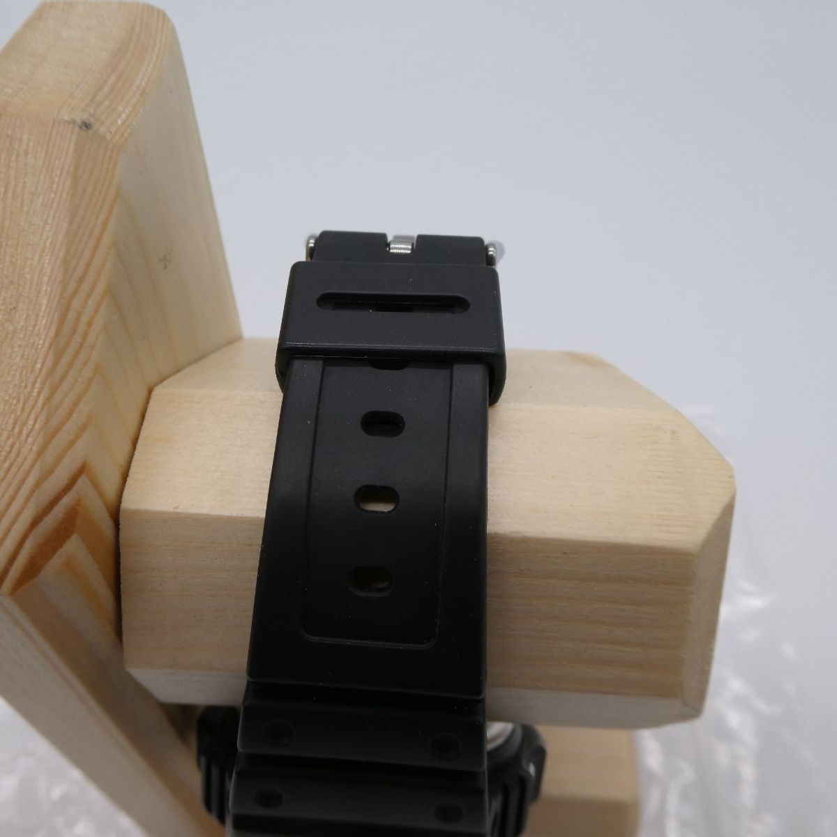 美品 未使用品 カシオ DW5750E-1B スティング 35周年モデル 液晶