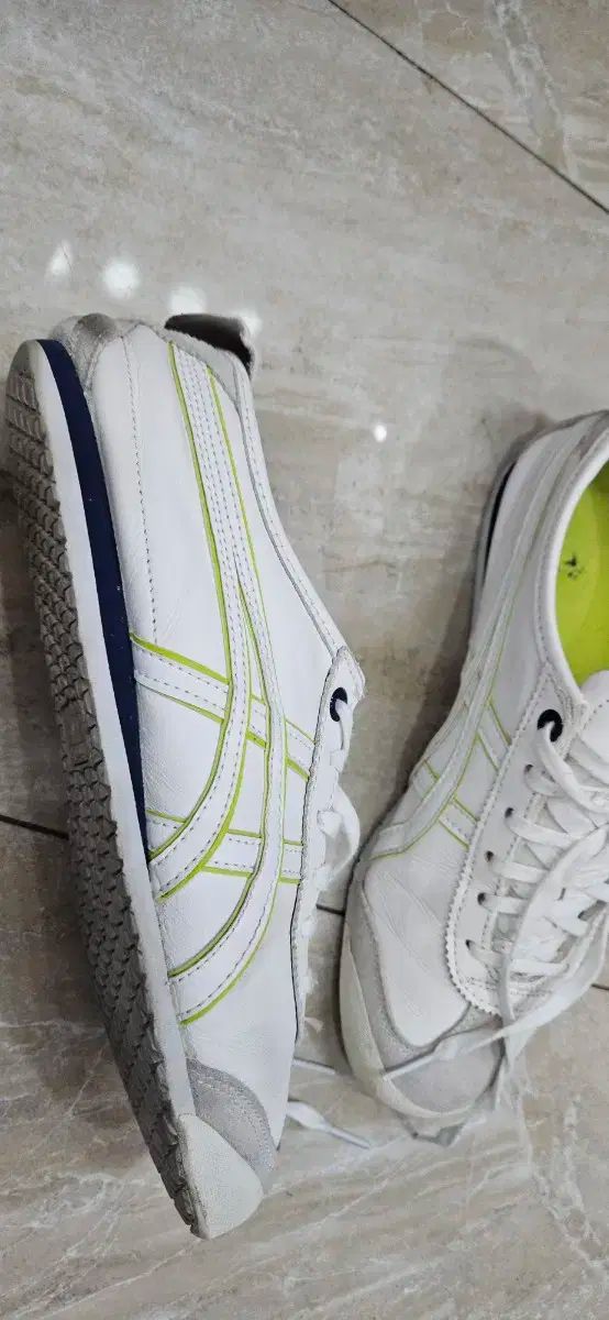 onitsuka tiger オニツカタイガー 245 すてきです