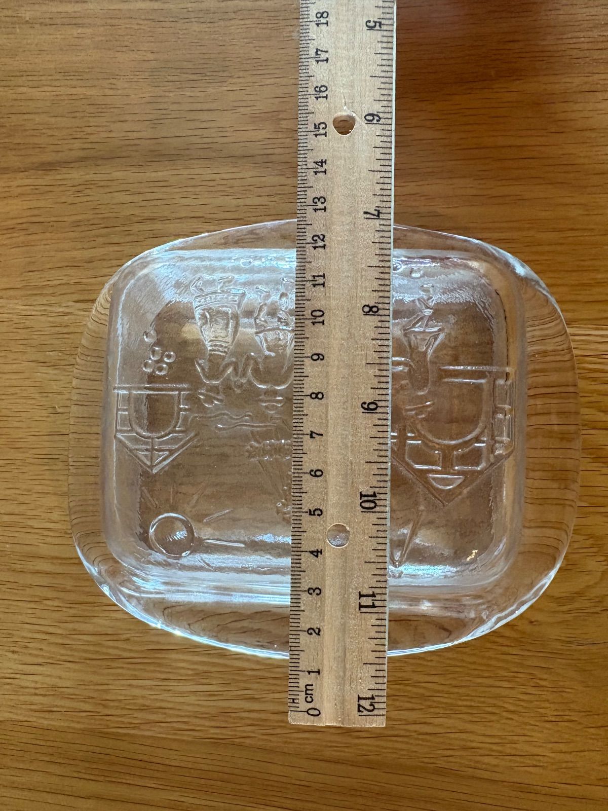 ドイツの古いガラスのバターケース