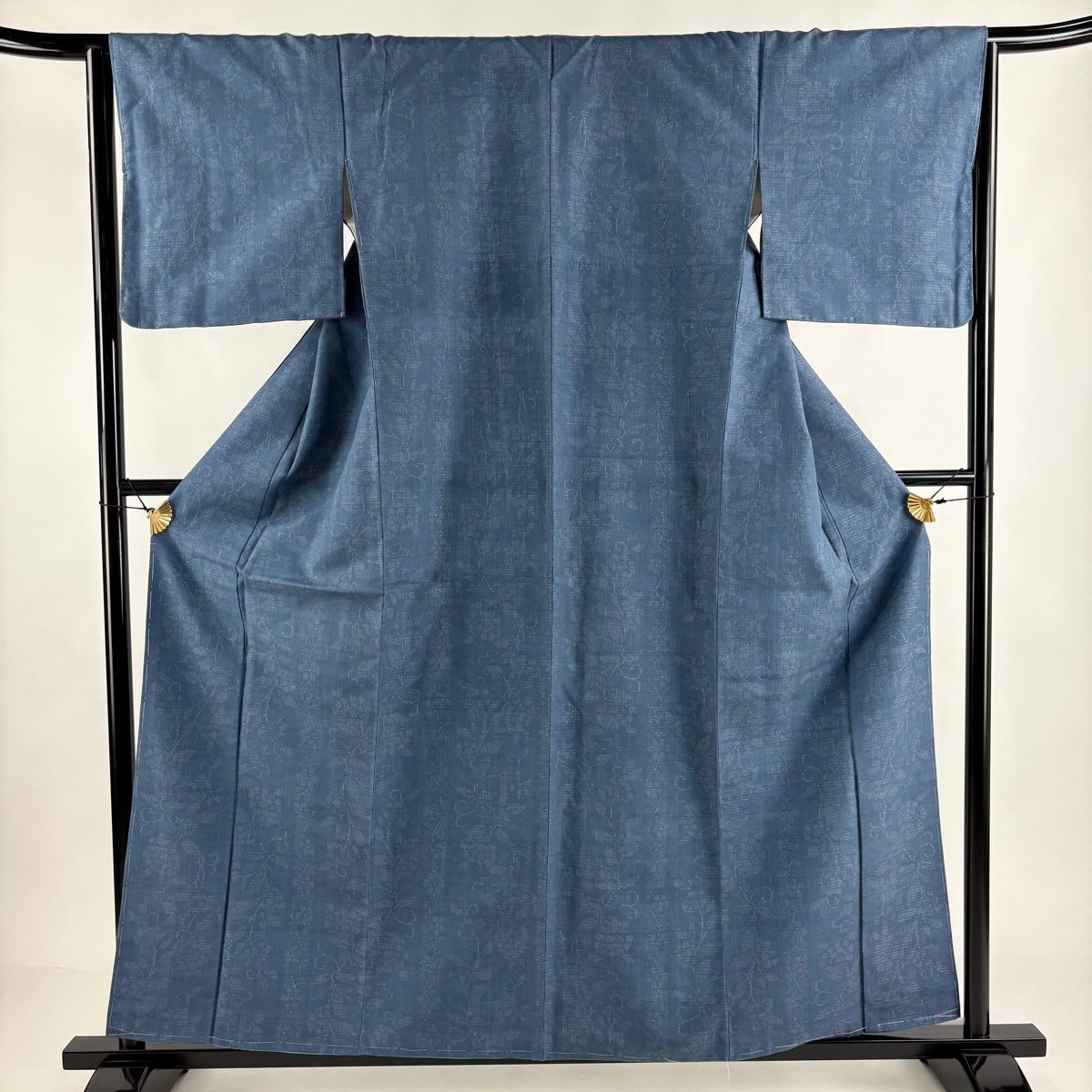 結城紬 水色 絣 正絹 結城紬証紙・淡いブルーグレー縞模様と竹の絵の