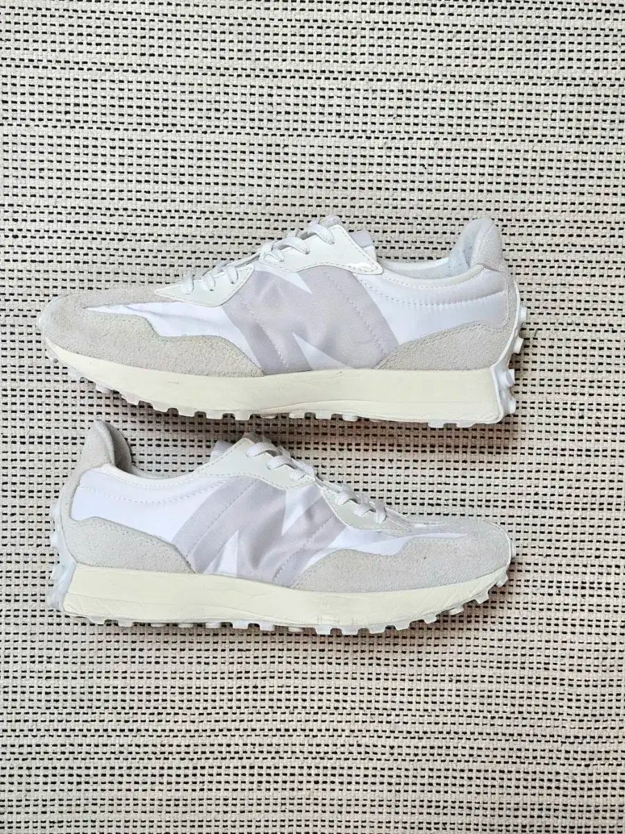 New Balance(ニューバランス) 327 ムーンビーム 270