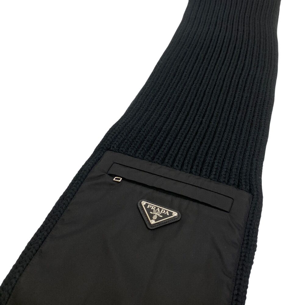 【新品未使用】プラダRE-NYLON三角プレートマフラー 新品未使用】プラダRE-NYLON三角プレートマフラー