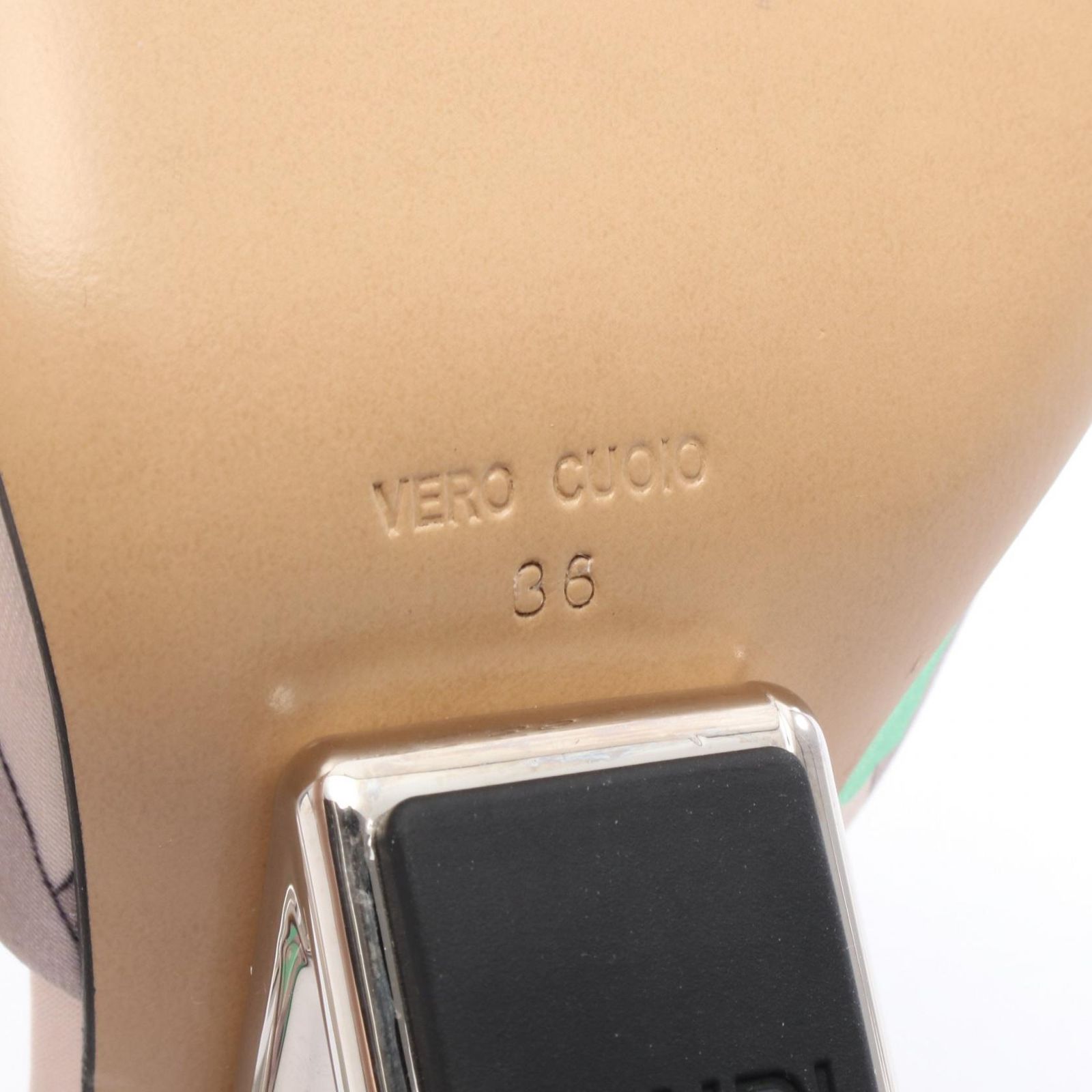 [新品]FENDIベージュ ポインテッドトゥ ハイヒール ポインテッドトゥ FENDI(フェンディ) 靴・シューズ(レディース