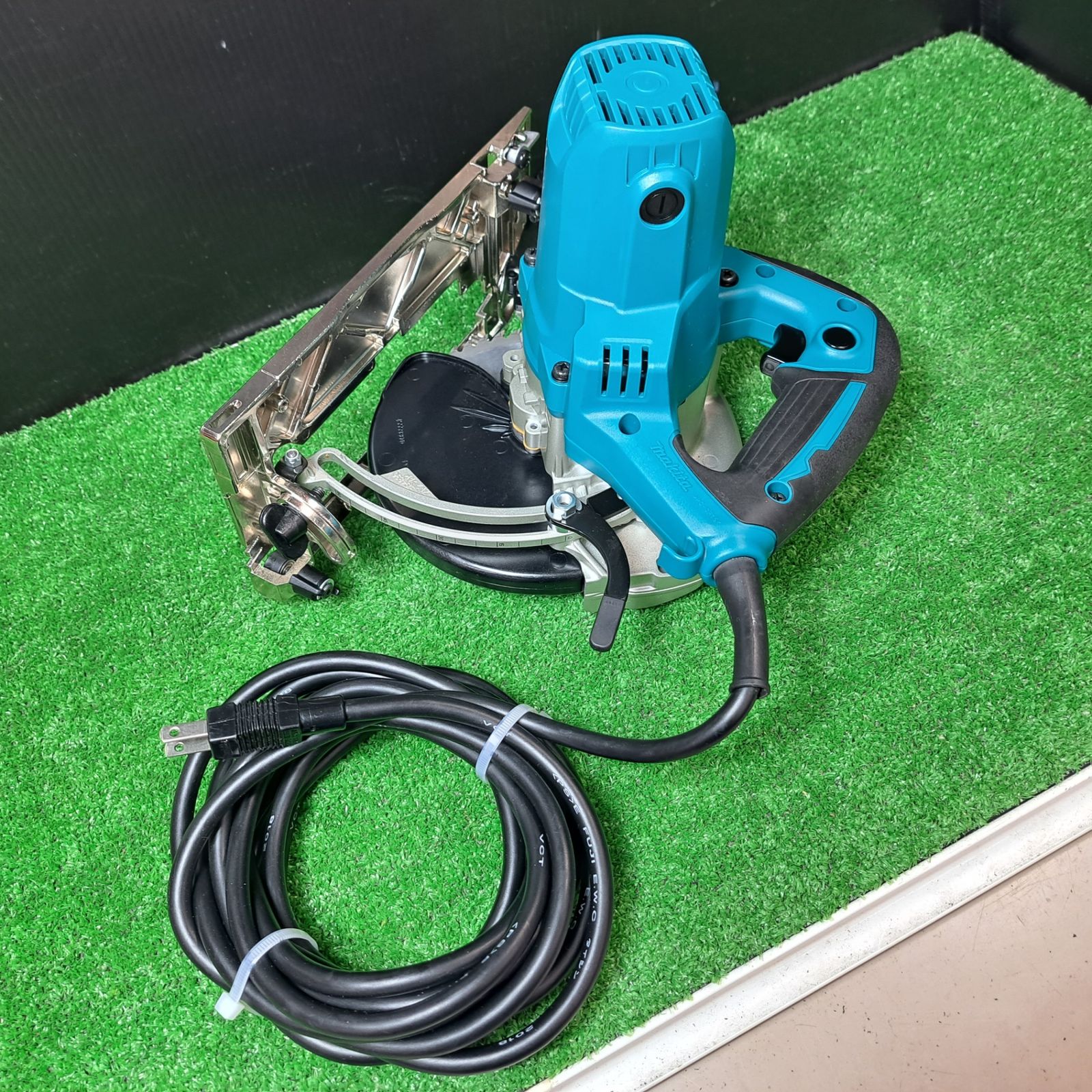 職人の マキタ makita 電子マルノコ HS6302 岩槻店 サマーセール開催中！