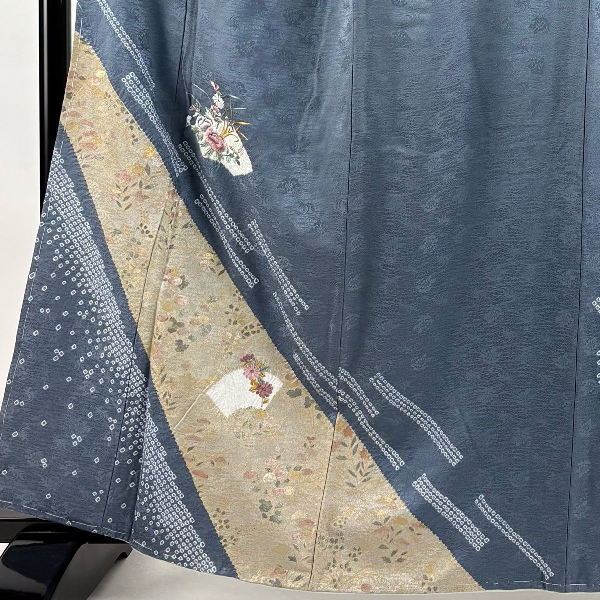付下げ 袷 正絹 部分絞り 豆がら茶色 草花刺繍 身丈163裄66.5