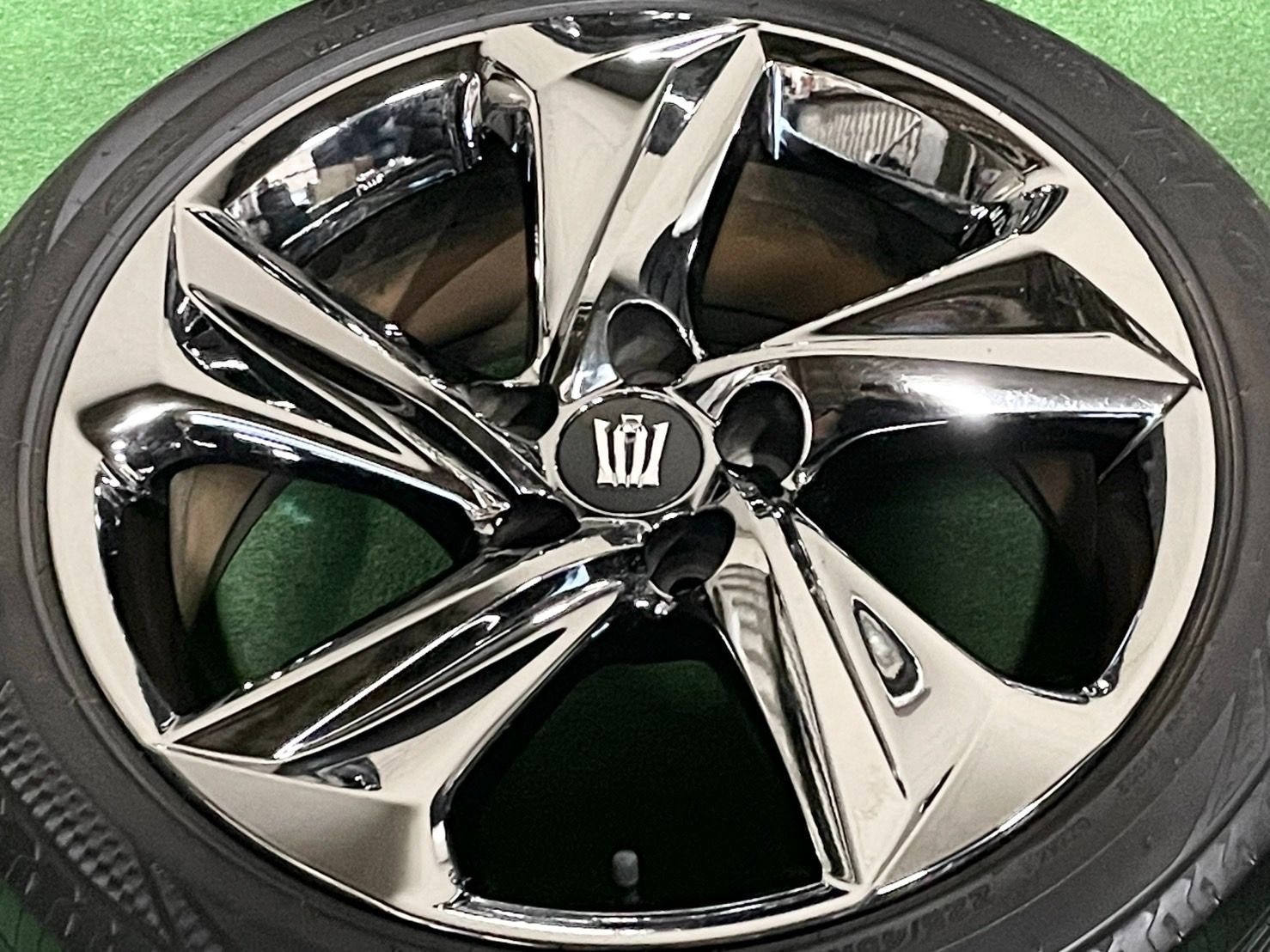 GR-X2 225|45R18