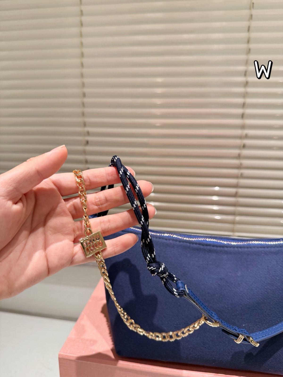 【送料&関税込】Miu Miu 0mu A02s19y10k Official Website and Online Boutique | Miu Miu US