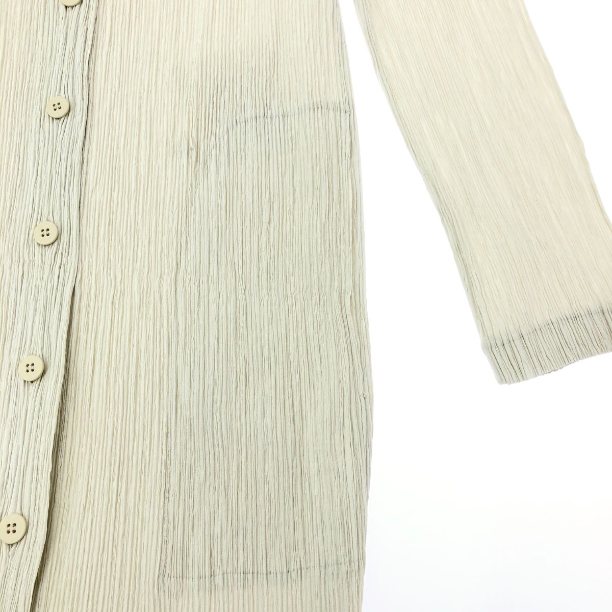 良好 ISSEY MIYAKE イッセイミヤケ 長袖ロングシャツ ブラウス プリーツ ワンピース サイズ:M  ホワイト  レディース 　240001147011 良好 ISSEY MIYAKE イッセイミヤケ 長袖ロングシャツ ブラウス