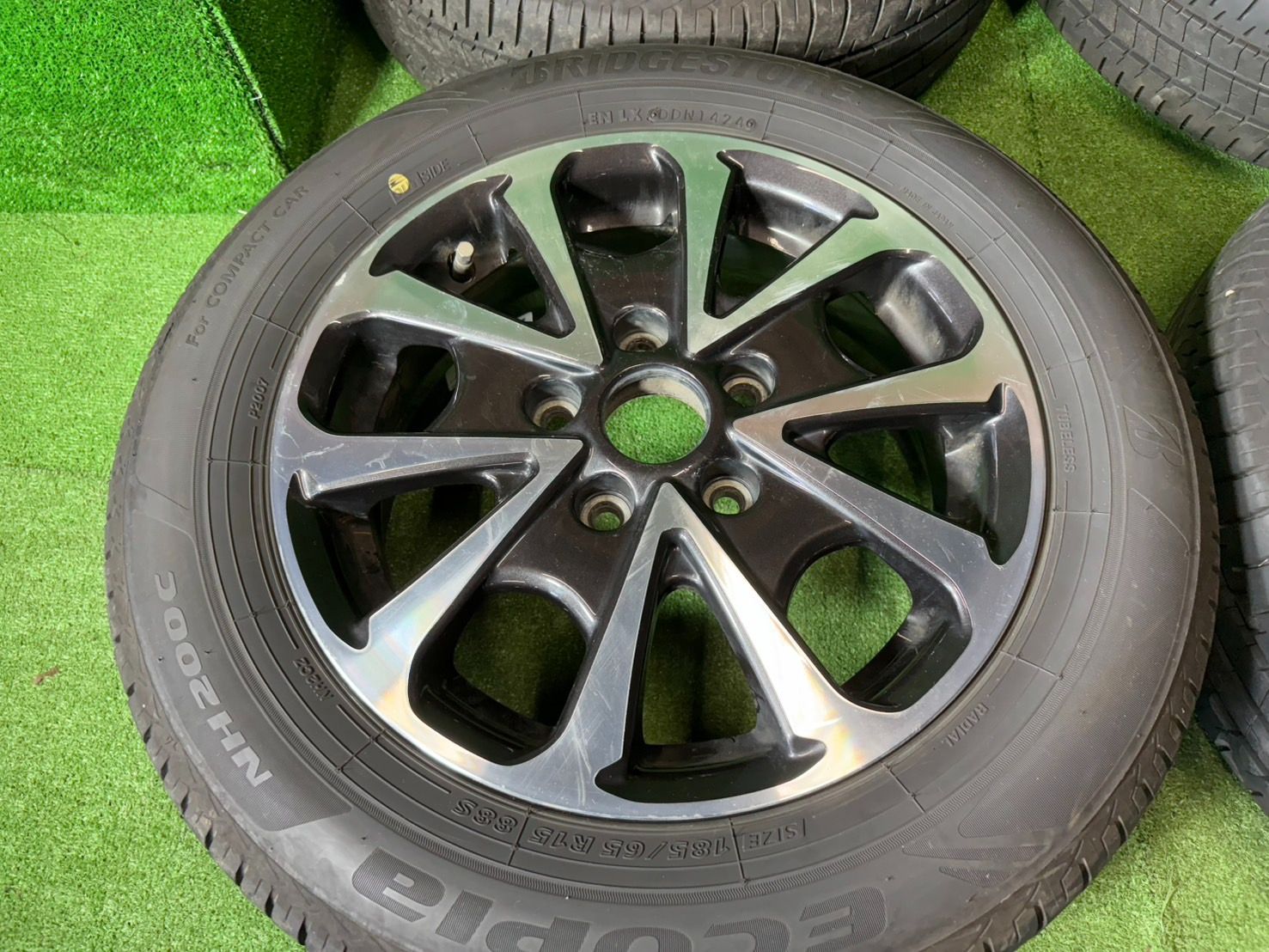 サマータイヤ4本セット センターキャップ無し