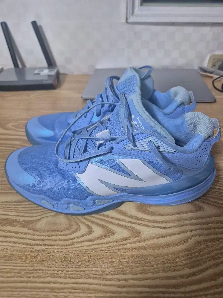 New Balance ニューバランス ヘジローv2 バスケシューズ 270