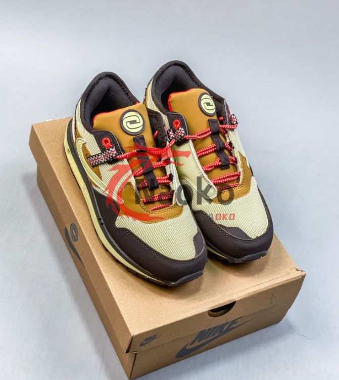 ❤️最終値下❤️げ新品 未使用 Travis Scott × Nike Air Max 1 