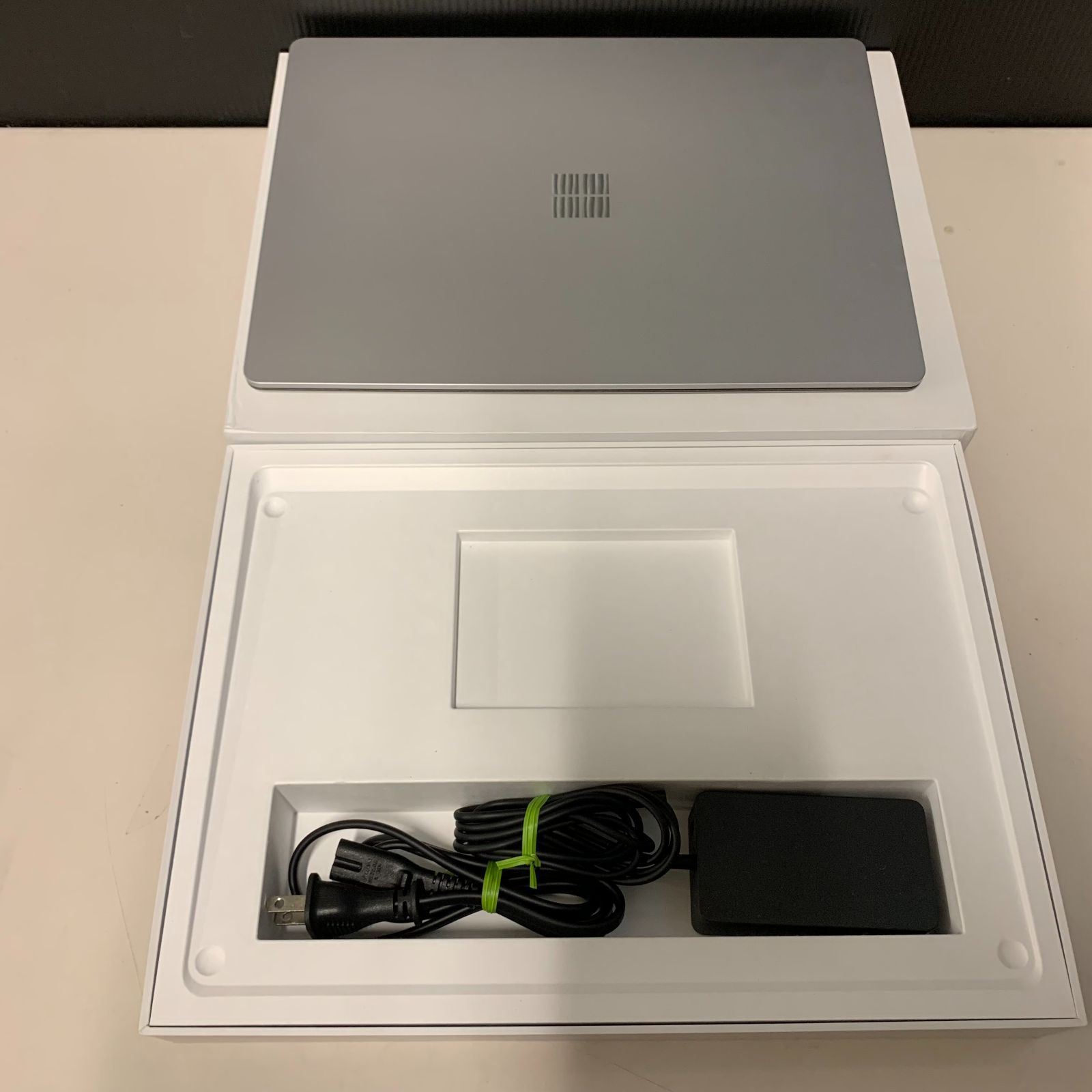 むつ65-1453Microsoft Surface Laptop 4 5PB-00046併売