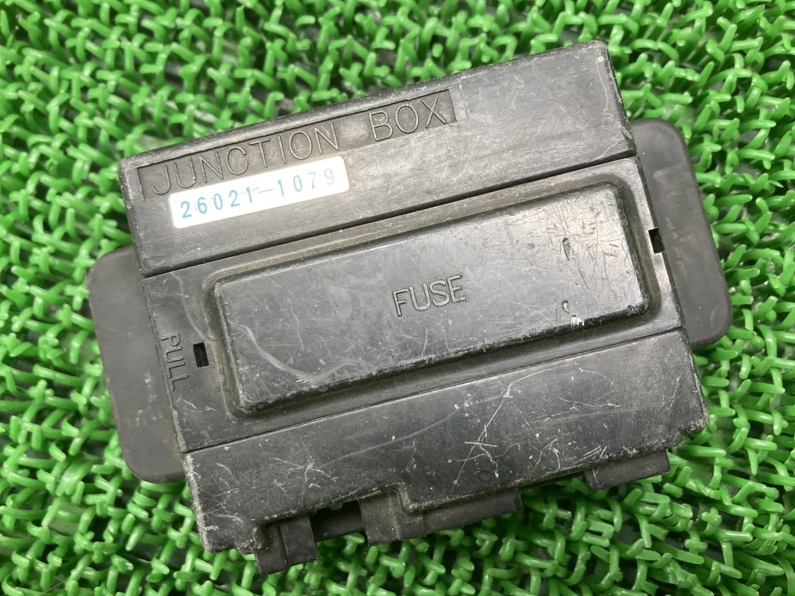 ゼファー1100 ヒューズボックス 26021-1079 カワサキ 純正 中古 ZRT10A