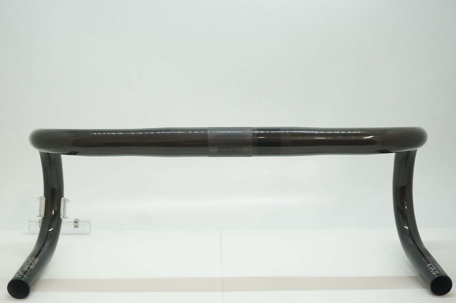 FIZIK 「フィジーク」 CYRANO R1 SNAKE φ31.8 420mm ハンドル FIZIK 「フィジーク」 CYRANO R1 SNAKE φ31.8 420mm ハンドル