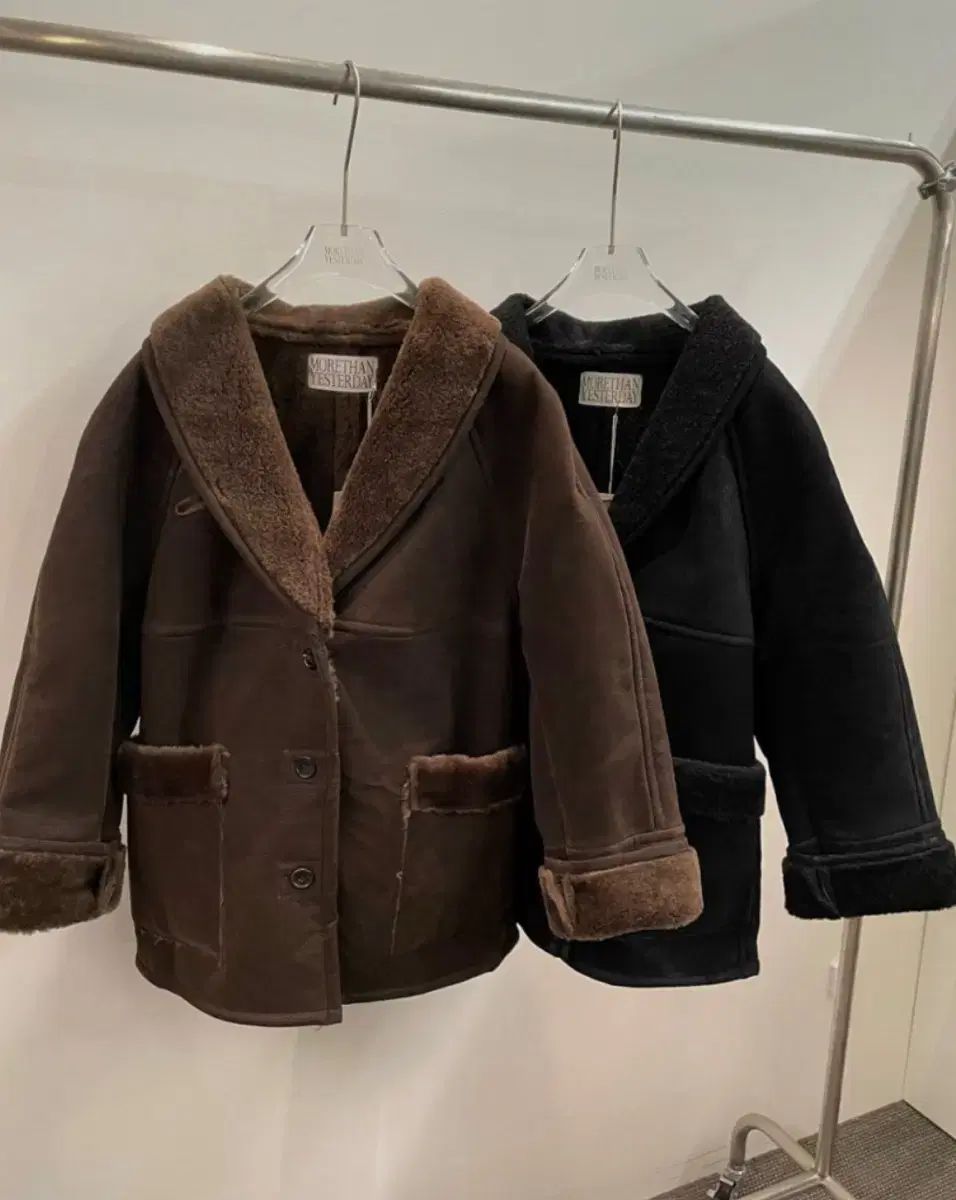 モア イエスタデイ ショール ムートン