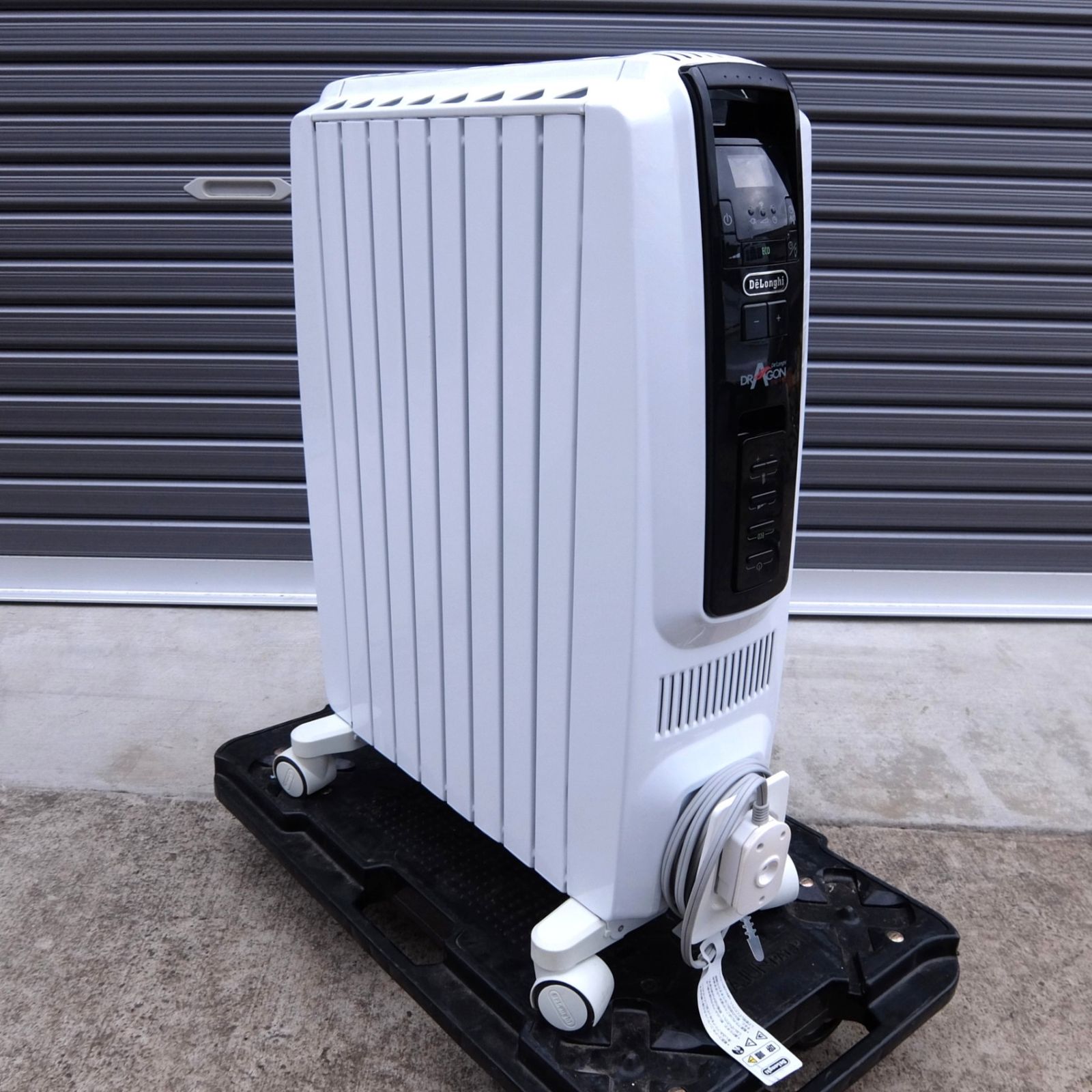 デロンギ オイルヒーター ドラゴンデジタル X字型9枚フィン 1500W 4～10畳 TDD0915W デロンギ オイルヒーター ドラゴンデジタル スマート X字型フィン9枚