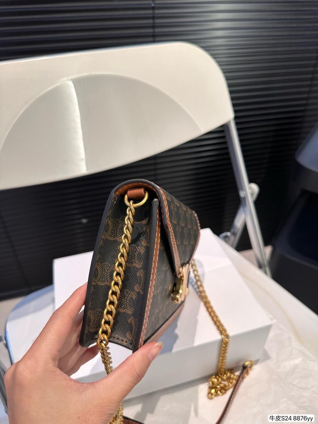 Christian Dior ショルダーバッグ Christian Dior ショルダーバッグ ブラック レザー ゴールド