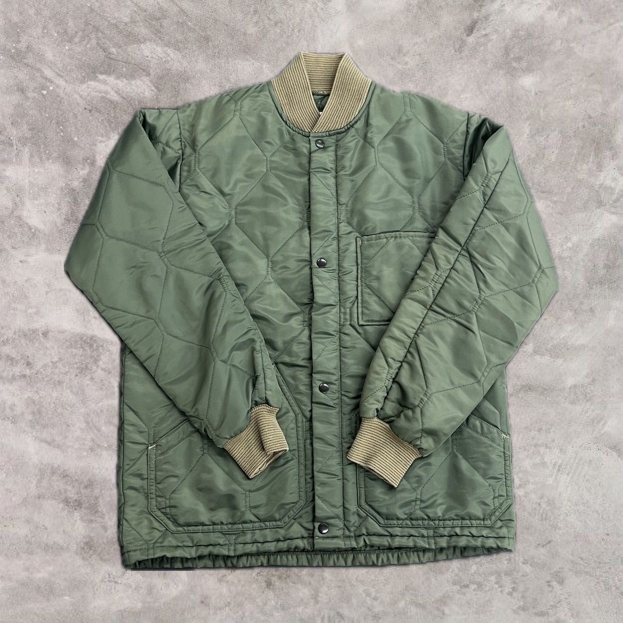 アンティーク調ミラー ② アンティークな部屋/ Rococo調ミラー