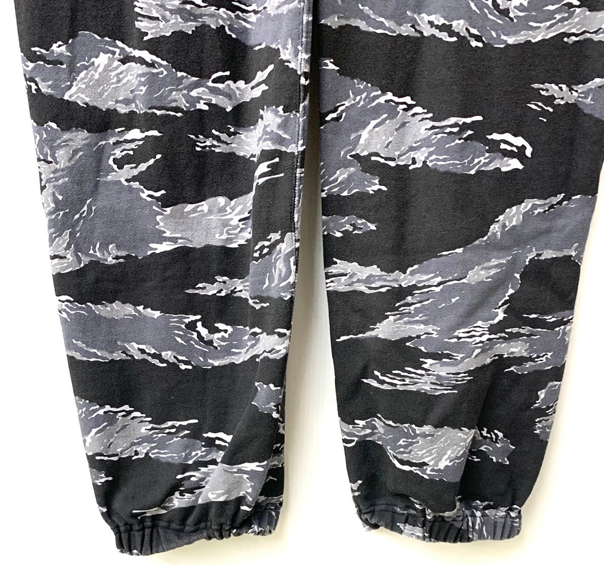 エイプ　ジャージ　パンツ　タイガー　XL エイプジャージパンツタイガーXL