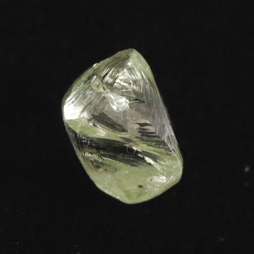 天然ダイヤモンド 原石 ラフ ルース Yellow 八面体 ソーヤブル 0.37ct