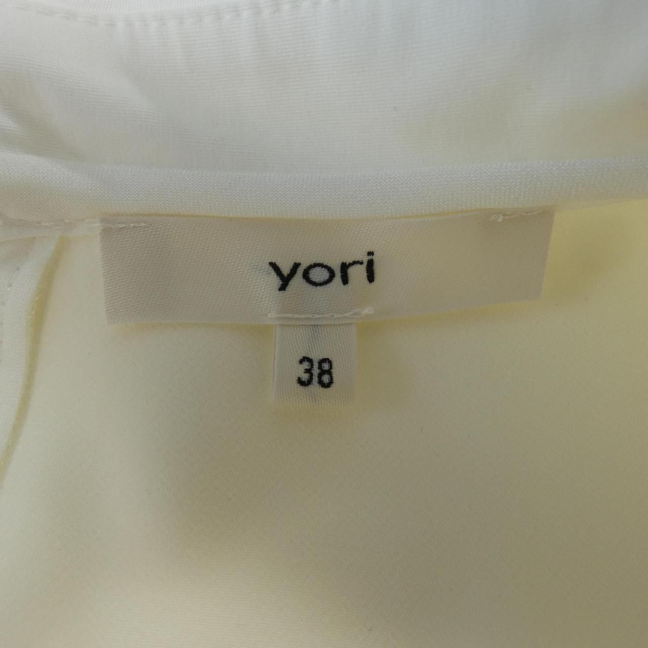 yori トップス