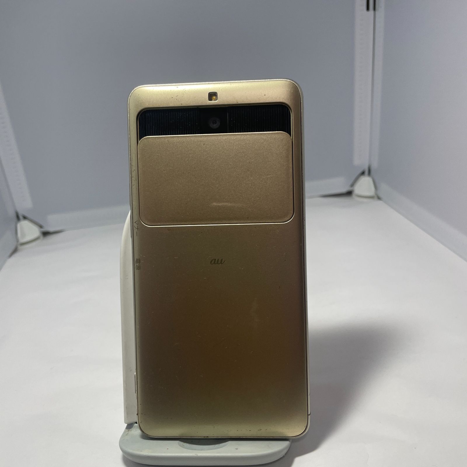 BASIO3（ベイシオ スリー）KYV43 ゴールド 32GB au android A228