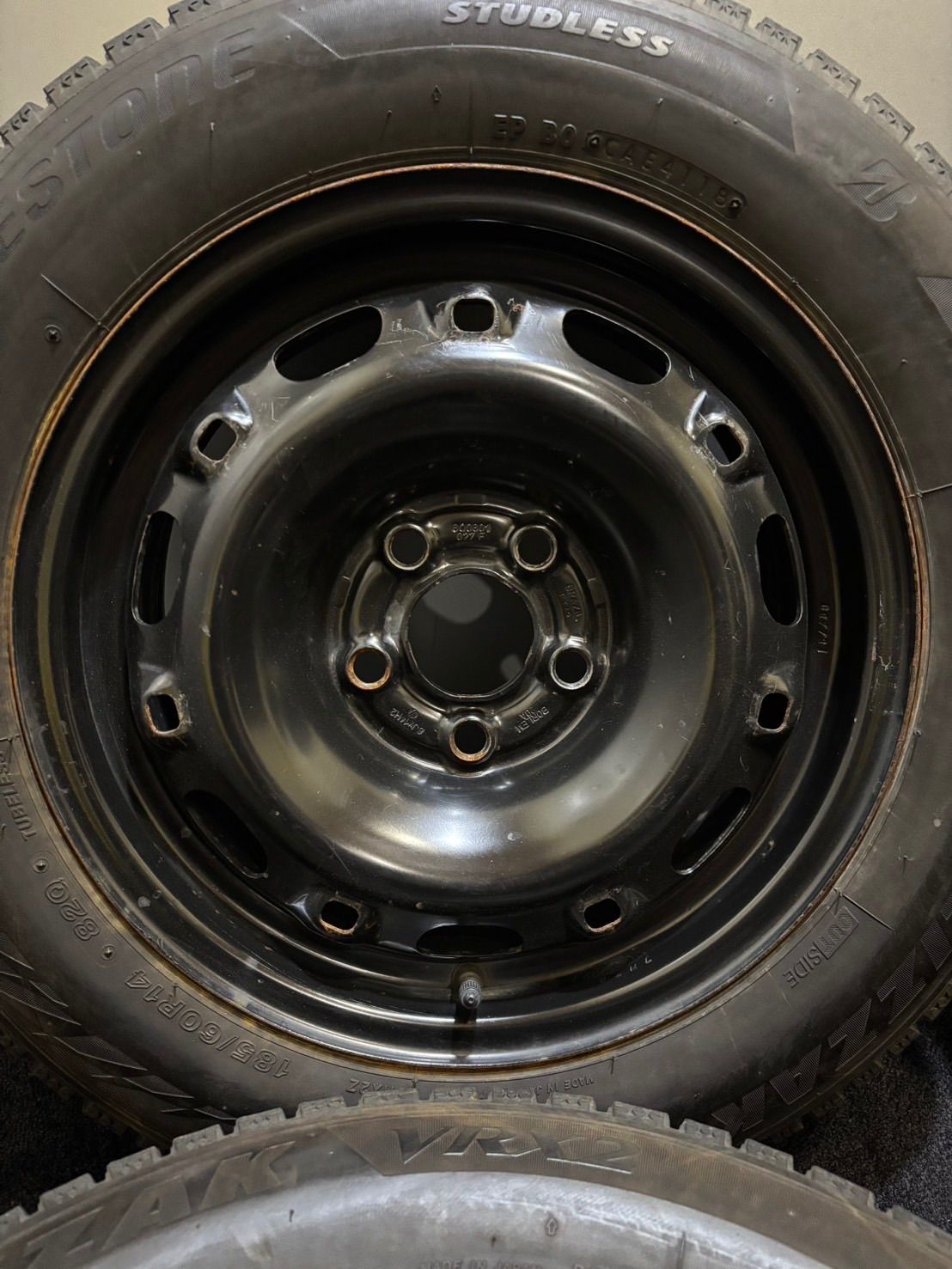 185|60R14 BRIDGESTONE|VRX2