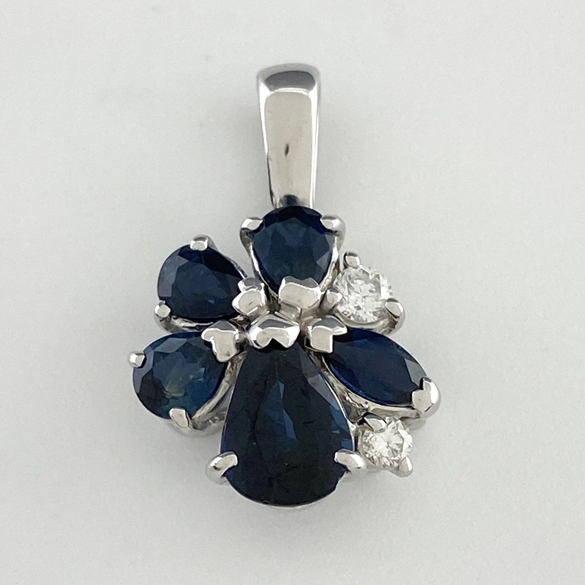 在庫一掃】 フラワーモチーフ ペンダントトップ WG ホワイトゴールド  