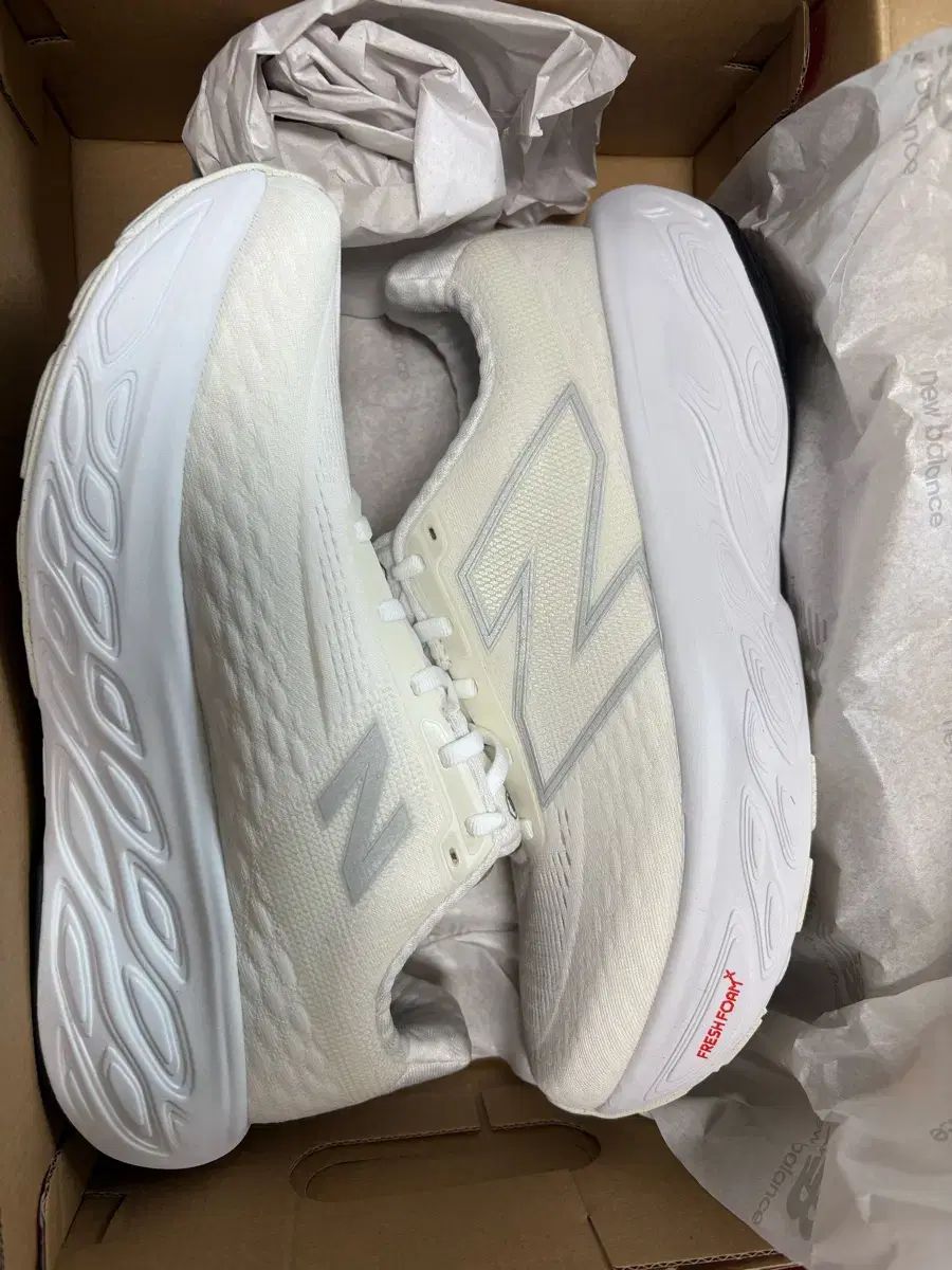 ニューバランス 1080 W14 Fresh Foam ランニングシューズ 265 MERCADOAVALIA_COM_BR