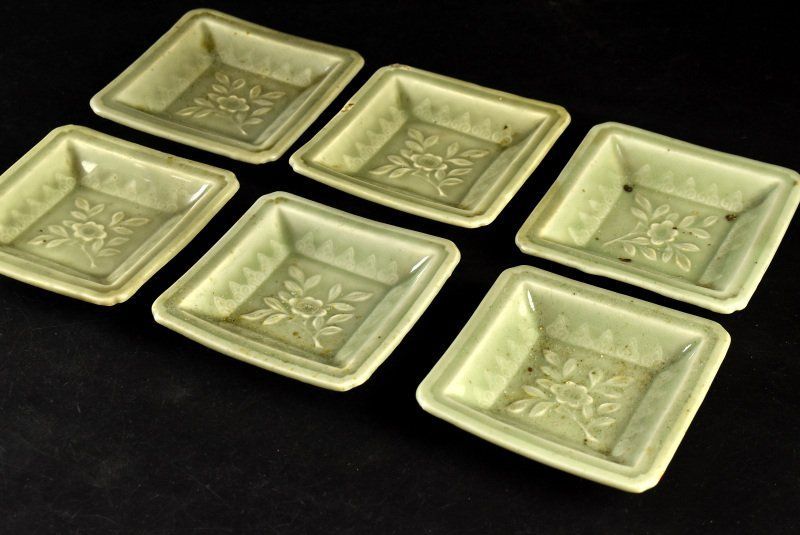 節約 【蔵A1316】三田青磁陽刻花図 小皿 角皿 六客