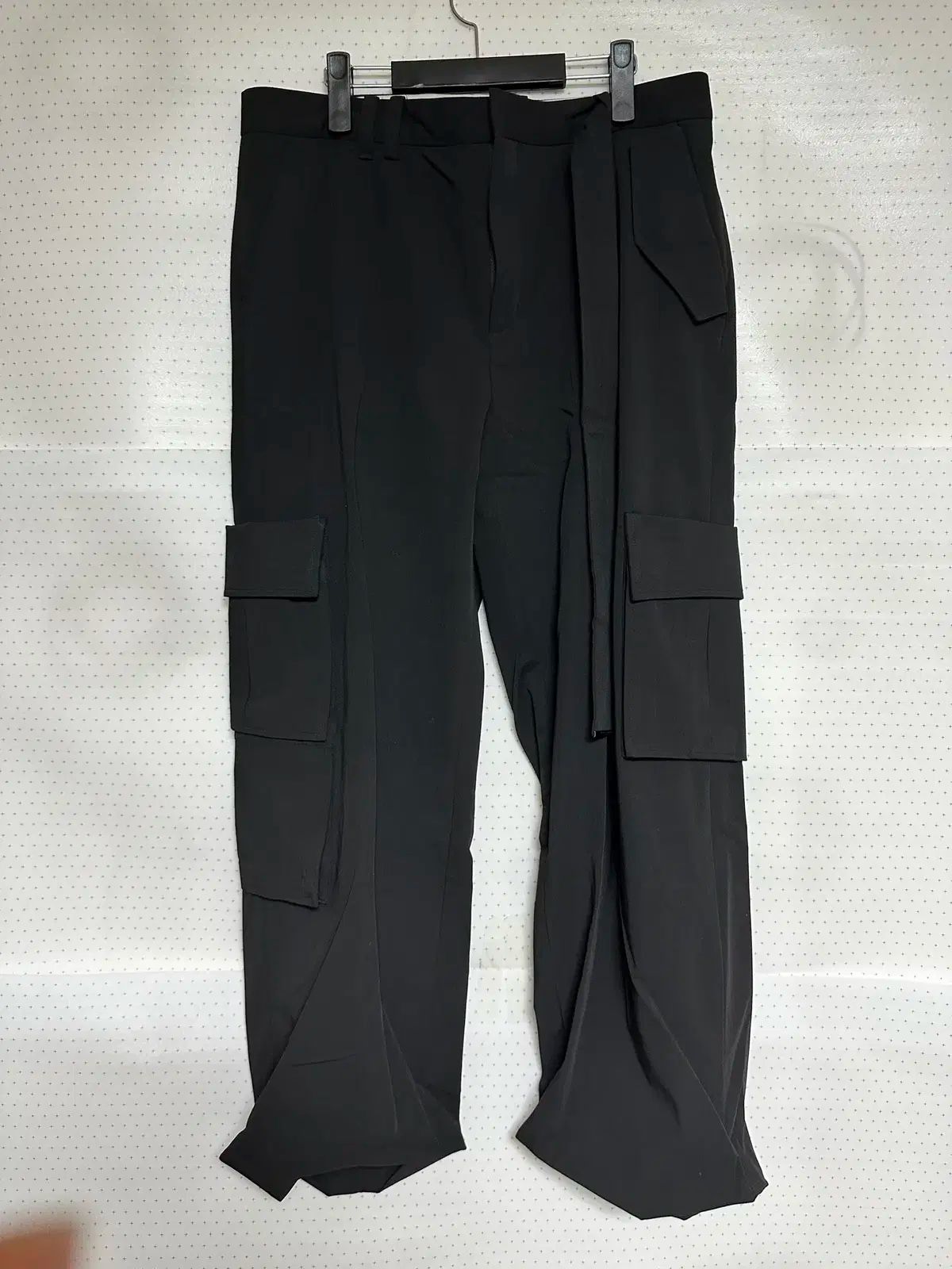 WOOYOUNGMI ウーヨンミ 黒 ナイロン ベルト ディテール カーゴ パンツ 50