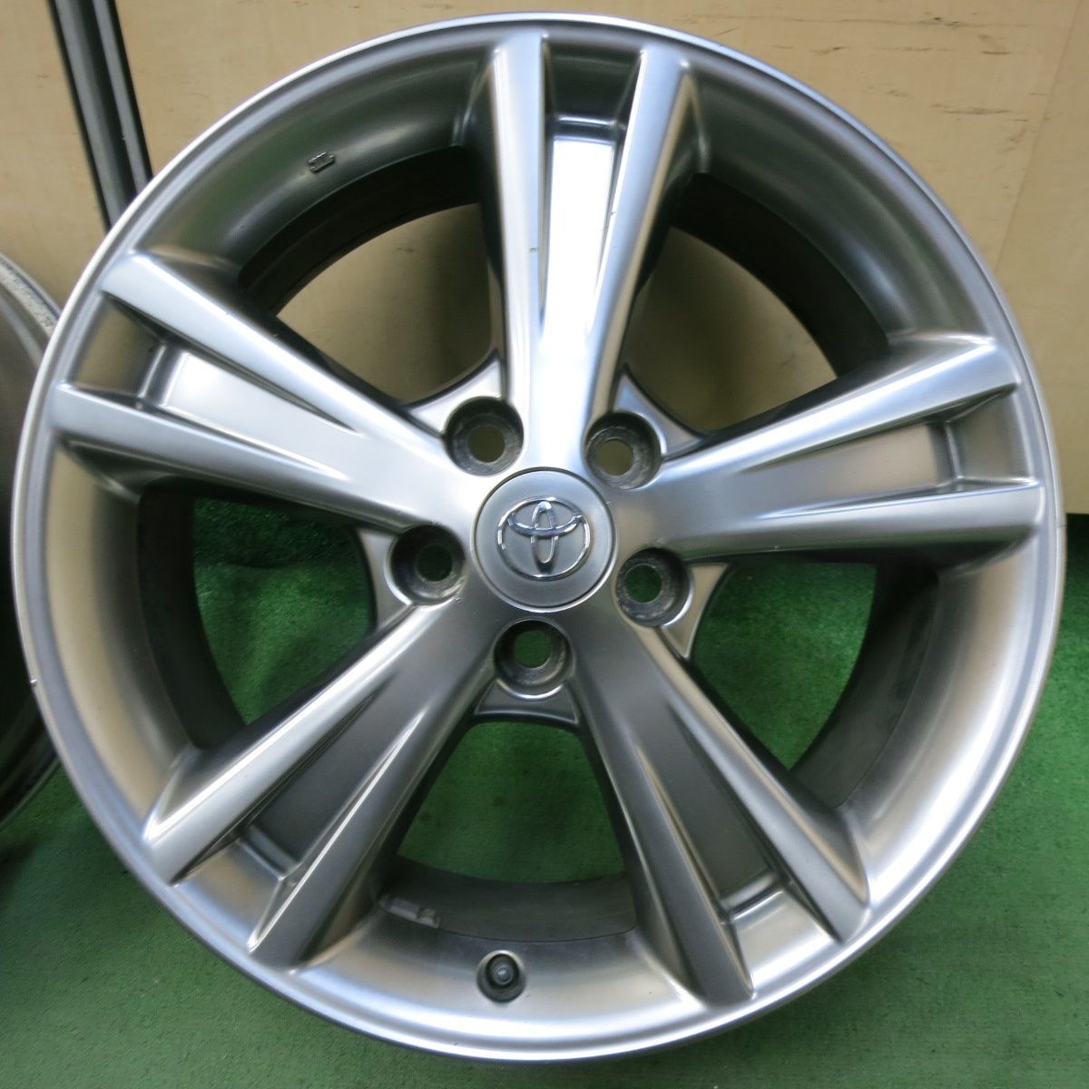 トヨタ 30系 ハリアー 純正 18インチ アルミホイール＆ BS BLIZZAK 235 
