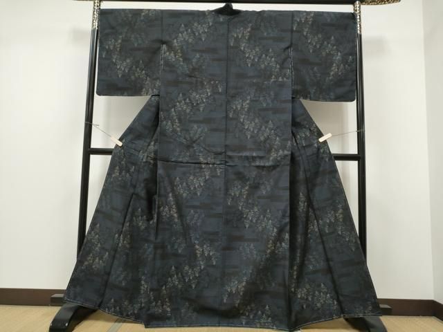 平和屋着物●本場大島紬　泥染め　樹林文　さが美扱い　窪田織物謹製　証紙付き　正絹　逸品　未使用　CAAR7837hy 平和屋着物○本場大島紬 泥染め 樹林文 さが美扱い 窪田織物謹製 証紙