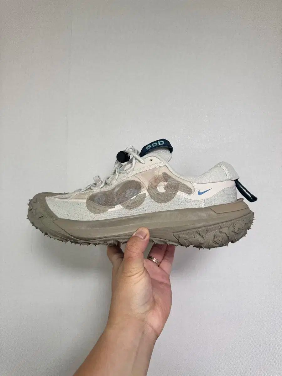 NIKE ナイキ ACG マウンテン フライ 2 LOW GORE-TEX ゴアテックス ライト ブラウン スニーカーズ