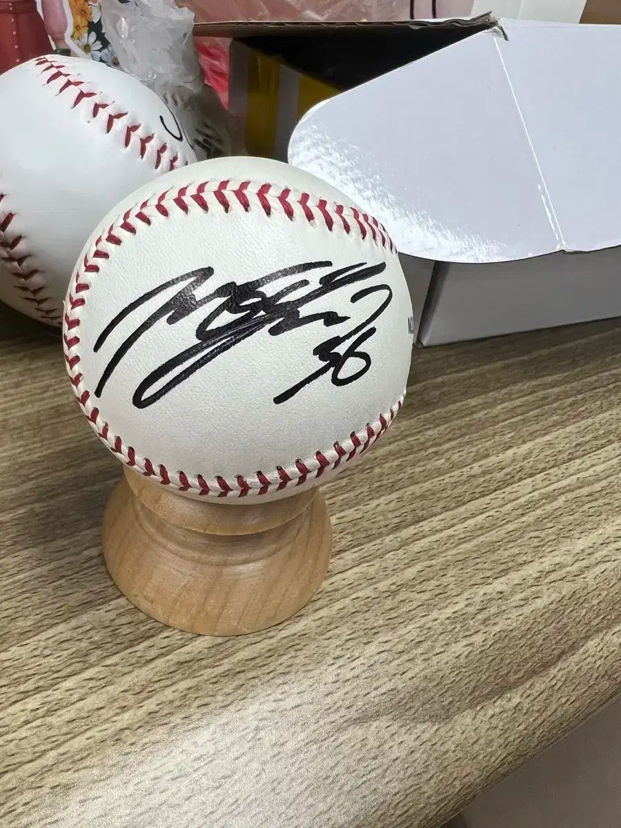 Hanwhae Eagles ハンファ イーグルス チャン ミンジェ kbo 公式球 サイン入りサインボール