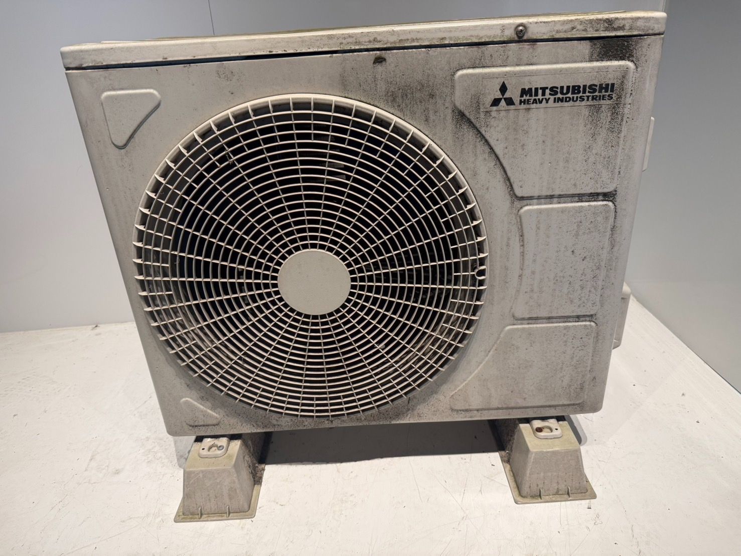 225 MITSUBISHI 2017年製エアコン 10～12畳用